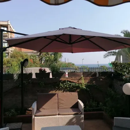 Casa Vacanze Maretna * Aci Castello